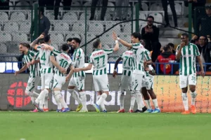 Konyaspor, Trabzonspor’u ikinci sıraya çıkarmadı!