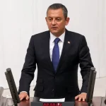 Özgür Özel’den 23 Nisan oturumunda çarpıcı konuşma… ‘Mutlak butlan’a karşı mesaj verdi: ‘Biz boynumuzu veririz ama boyun eğmeyiz!’